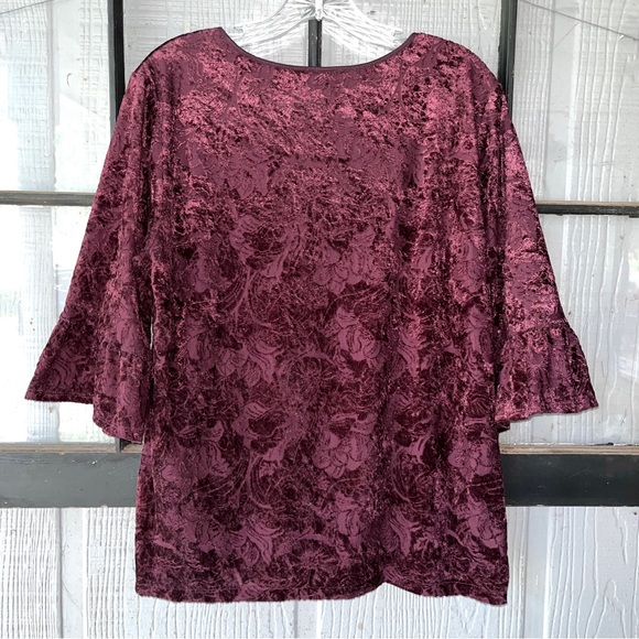 Ann Taylor Factory top, crushed velvet look, burgundy with floral pattern - Picture 4 of 9